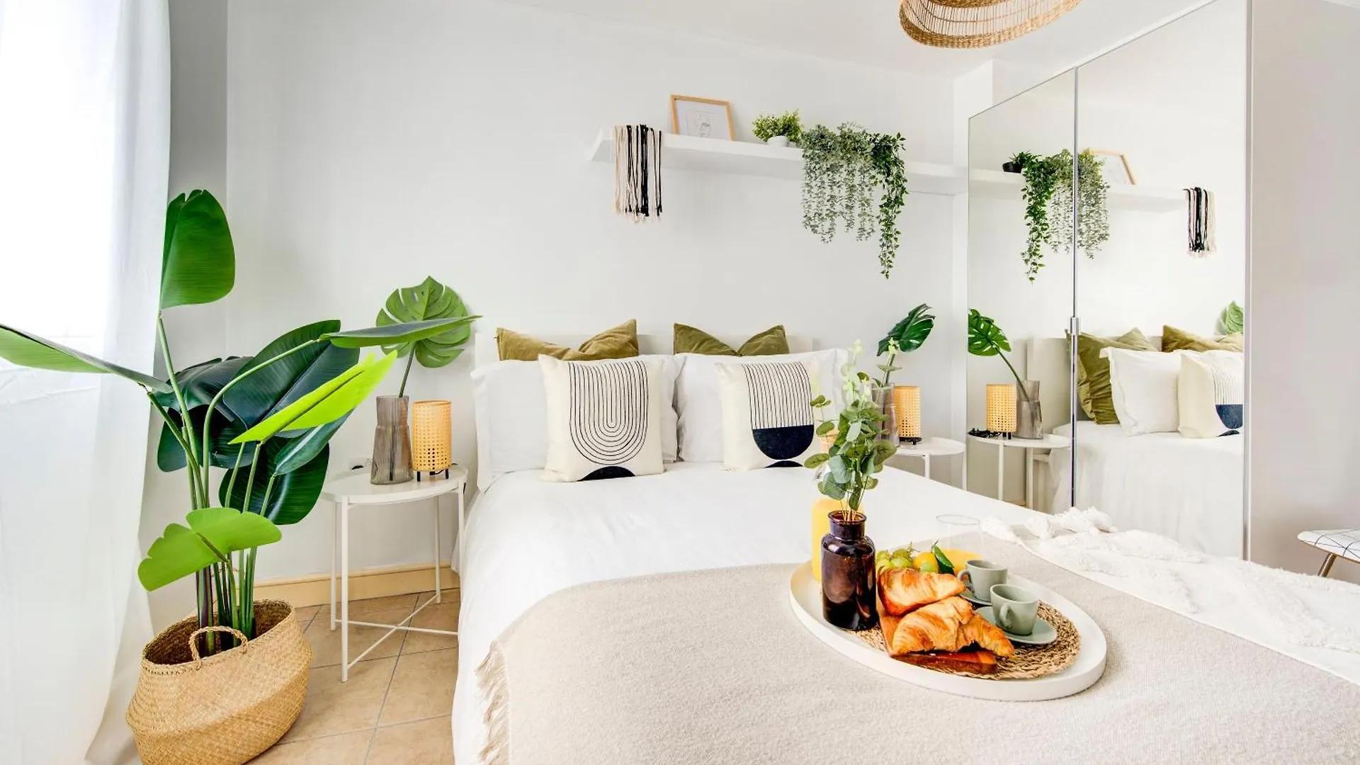 2-Bed 2-Bath Tower Bridge Gem, Sleeps 8 Appartamento Londra